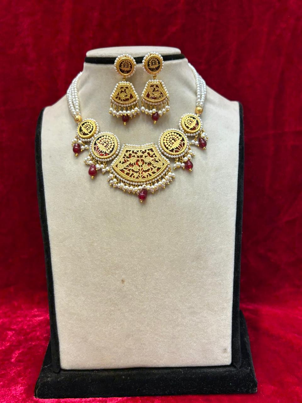 Thewa Necklace set