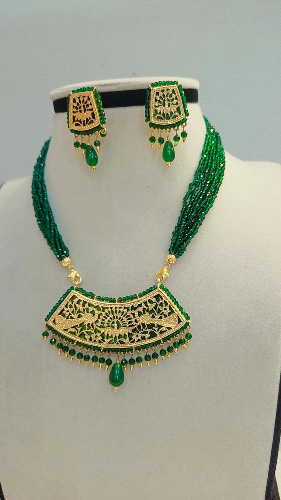 Thewa Necklace set